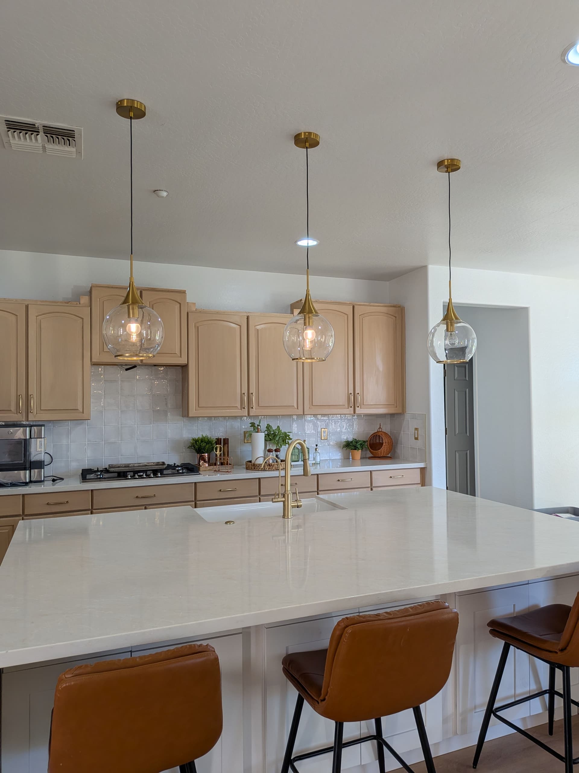 Gallery photos for 3 Pendant Lights Installed Over a Kitchen Island: Image #2